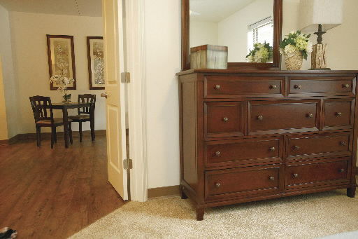 taylor bedroom dining room